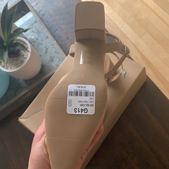 2 for 25$$$ - LE CHÂTEAU- tan heels - Picture 3 of 4
